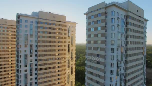 Huizen van woning complex op Elk eiland in Moskou — Stockvideo