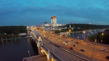 Şehir trafik Novoandreevsky Köprüsü 