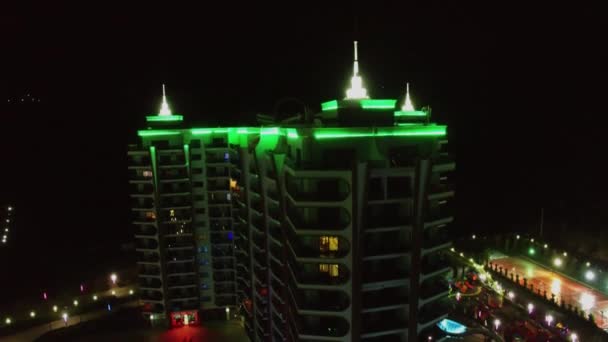 Hotel kompleks Azura Park w nocy — Wideo stockowe