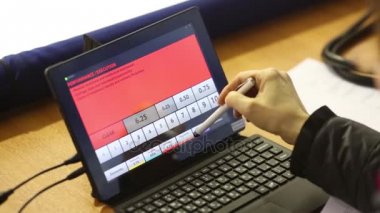 El adam değerlendirme değerlendirme ekibi Artistik Patinaj dokunmatik laptop