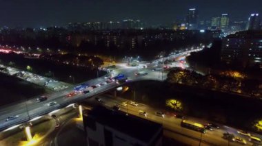 Banpo speedway Seul ve Olimpiyat Otoban Kavşağı trafik sonbahar gece taşıma. Havadan görünümü