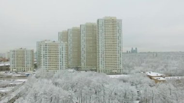 Kış günü, Elk adada konut kompleksi çevre grubunu park. Havadan görünümü