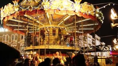 Moskova - 4 Ocak 2015: Carousel yıllık Noel Fuarı, sakız kırmızı kare üzerinde