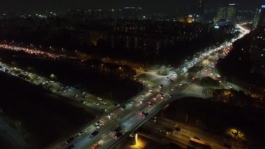 Seul Olimpiyat Otoban ve Banpo speedway sonbahar gece Üstgeçit trafik ile. Havadan görünümü