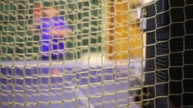 Otomatik hizmet sistem top Masa Tenisi arkasında sınırlayıcı net