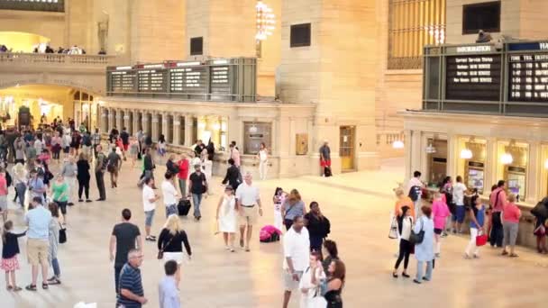 2014年8月23日 乘客在中央车站 大中央终端是最旧和知名的驻地在纽约 — 图库视频影像