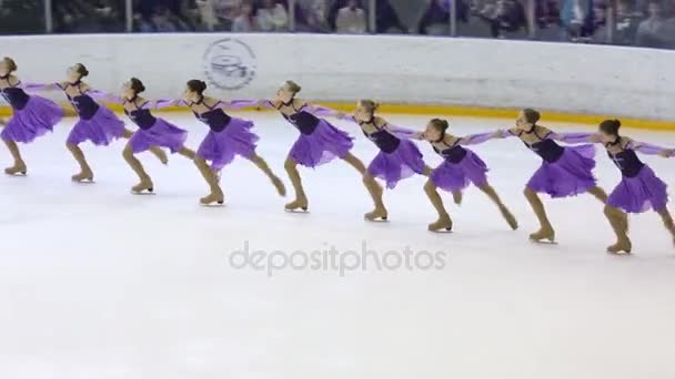 Moscow Apr 2015 Girls Dresses Perform Synchronized Figure Skating Cup — Stock Video