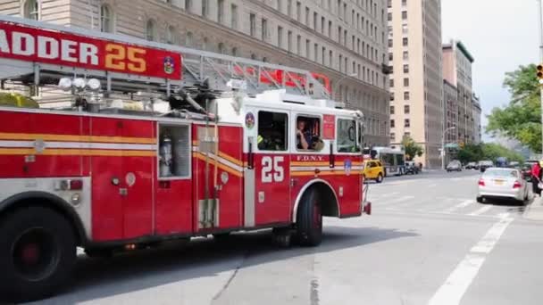 Nyc Eua Aug 2014 Caminhão Escadas Corpo Bombeiros Nova York — Vídeo de Stock