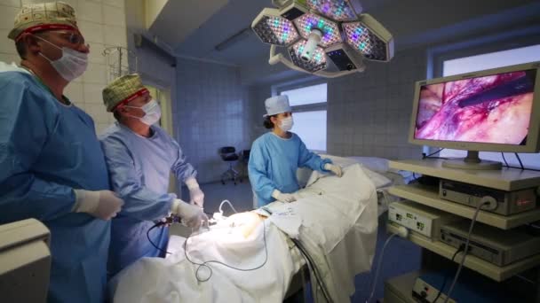 Moscow Sep 2015 Doctors Conduct Endoscopy Surgery Herniotomy Center Endosurgical — Stock Video