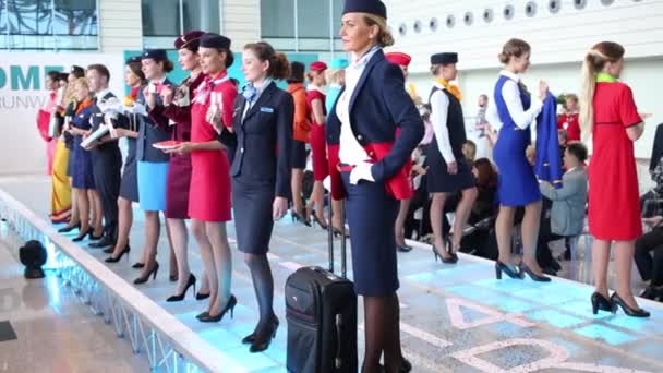 Moscou Russie Juillet 2015 Belles Femmes Présentent Uniforme Hôtesse Air — Video