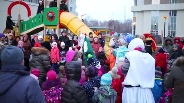 Moscú Diciembre 2014 Los Niños Caminan Círculo Con Ded Moroz — Vídeo de stock