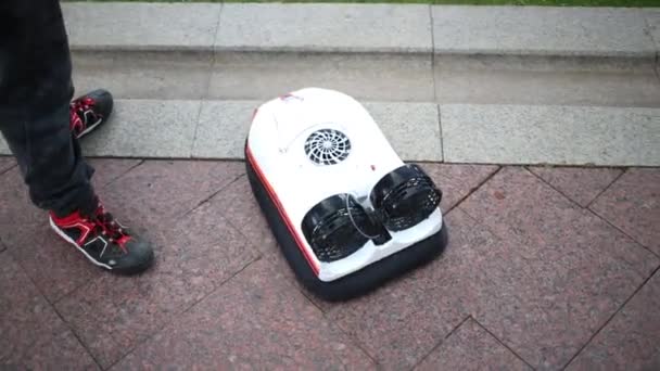 Piccolo Hovercraft Con Elica Alla Radio Piastrelle Vicino — Video Stock