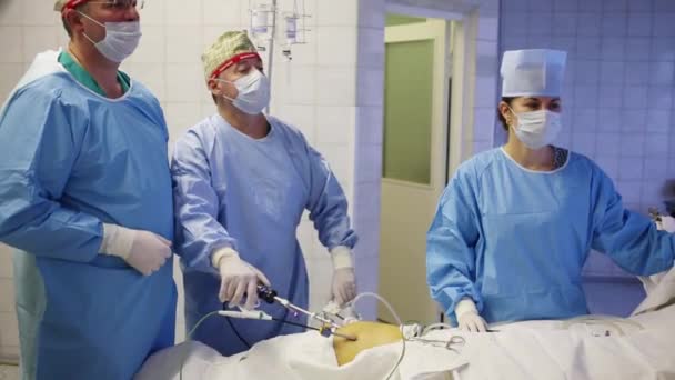 Moskou Sep 2015 Twee Artsen Verpleegkundige Tijdens Endoscopie Chirurgie Herniotomy — Stockvideo