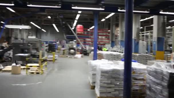 Moscú Rusia Nov 2014 Gente Trabaja Espaciosa Sala Prensa Printing — Vídeo de stock