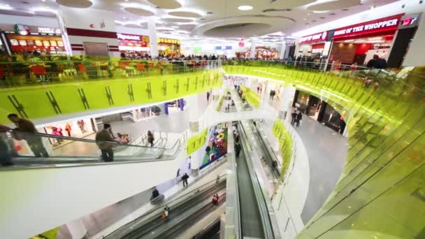 莫斯科 2014年11月14日 三人购物中心 在三层的购物综合楼位于超过100商店 — 图库视频影像