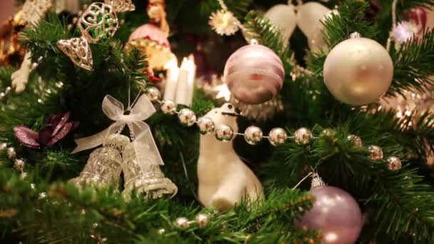 Gros Plan Arbre Noël Artificiel Avec Boules Bougies — Video