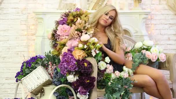 Beautiful Woman Puts Bouquet Flowers Looking Camera — Stock Video