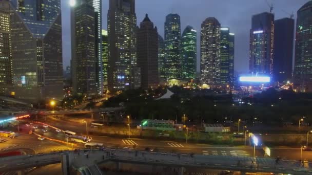 Shanghai Kasım 2015 Akşam Gökdelenler Şehir Trafiği Lujiazui Park Yakınındaki — Stok video