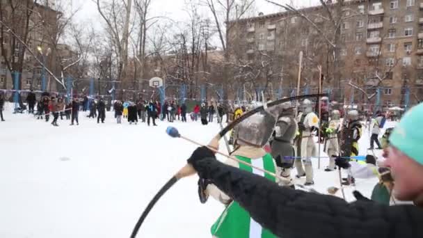 Moskou Dec 2014 Middeleeuwse Boogschutters Gaan Aanval Militaire Geschiedenis Manoeuvres — Stockvideo