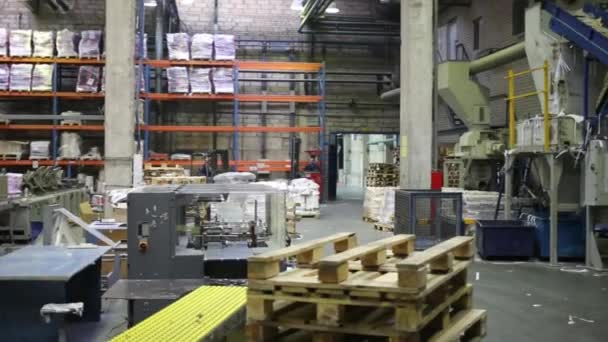 Moskva Ryssland Nov 2014 Man Arbetar Återvinningssystem Papper Lager Printing — Stockvideo