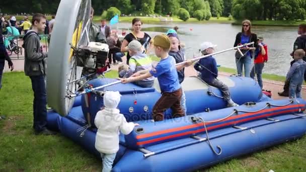 Moscow June 2015 Little Children Playing Inflatable Boat Celebration Fire — Stock Video