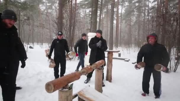 Moscou Russie Jan 2015 Quatre Gars Avec Des Modèles Vêtus — Video