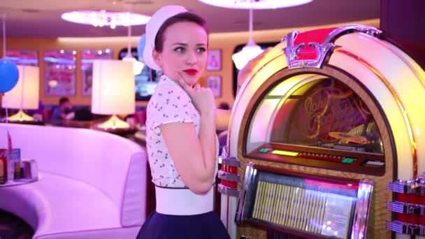 Moscow Jan 2015 Woman Jukebox Retro Beauty Day Beverly Hills — Stock Video