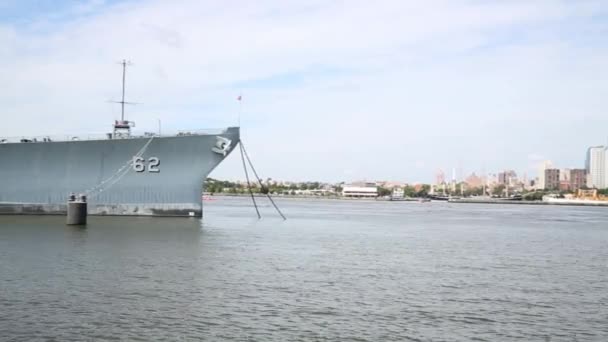 Camden Usa September 2014 Battleship Uss New Jersey Ved Solskinnsdag – stockvideo