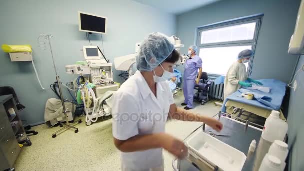 Moscou Sep 2015 Équipe Des Médecins Prépare Pour Chirurgie Ophtalmique — Video