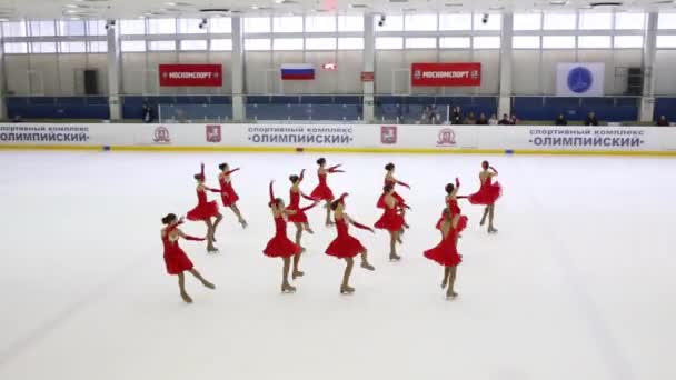 Moscow Apr 2015 Team Performs Synchronized Figure Skating Cup Olympic — Stock Video