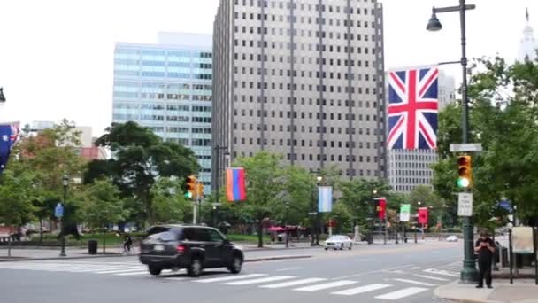 Philadelphia Amerika Birleşik Devletleri Eylül 2014 Benjamin Franklin Ağaçlı Yol — Stok video