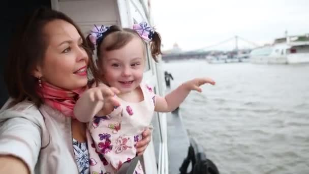 Mother Daughter Standing Deck Pleasure Boat Girl Shows Hands Bird — Stock Video