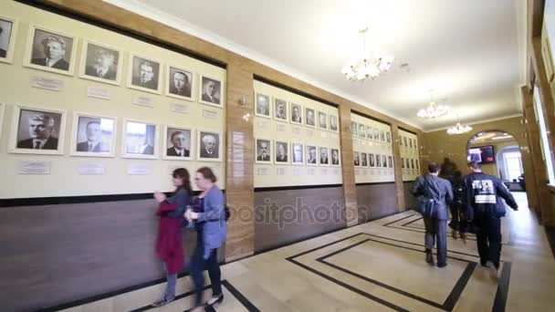 Moscú Rusia Mayo 2015 Galería Retratos Destacados Científicos Fundadores Escuelas — Vídeos de Stock