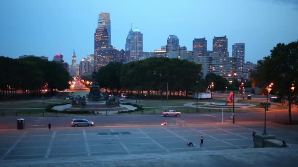 Hermoso Horizonte Filadelfia Por Noche Con Monumento George Washington Rascacielos — Vídeos de Stock