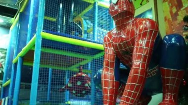 Moskova - 18 Ocak 2015: Restoran örümcek adam araba. Spider-Man - kurgusal karakter, Publisher Marvel Comics çizgi roman süper kahraman