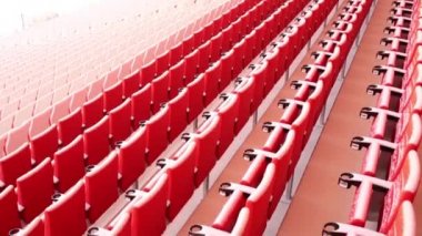 Moskova - 25 Aralık 2014: Spartak stadyumu karda kapalı tribünler kırmızı koltuk. 2018 Dünya Kupası'nda oynanan oyunlar için yeni stadyum nesneleri listesinde bulunduğunu