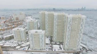 Cityscape kış günü, Elk adada karmaşık konut ile. Havadan görünümü