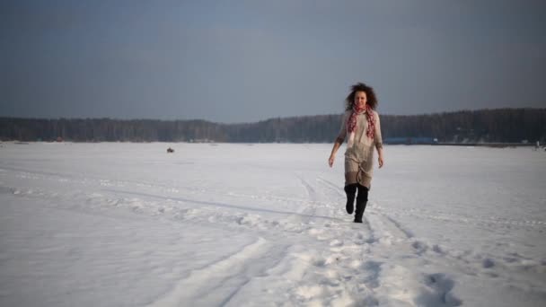 Pretty Woman Dress Goes Snow Field Winter — Stock Video