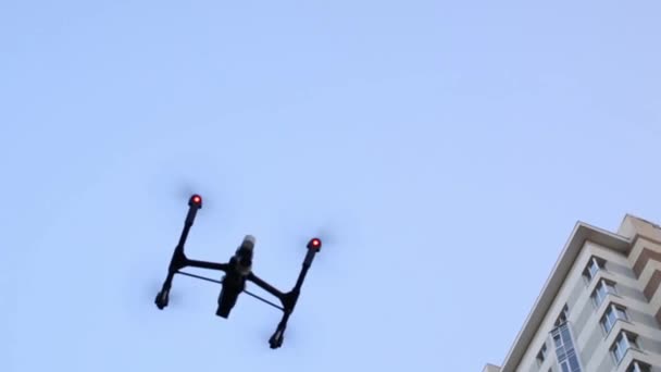 Москва Серпня 2015 Quadrocopter Джі Надихнути Політ Небо Поруч Житловому — стокове відео