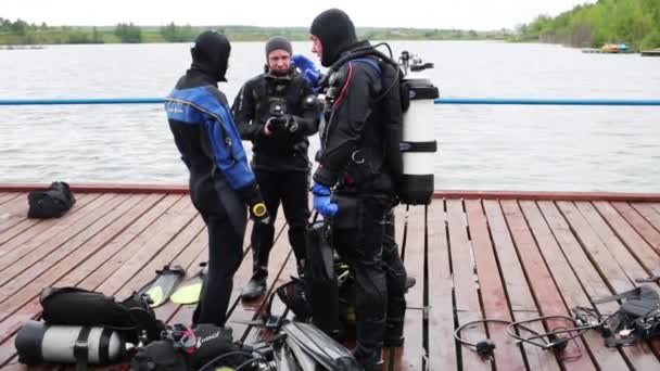 Moscow Jun 2015 Three Divers Pier Dive Center Spas Kamensky — Stock Video