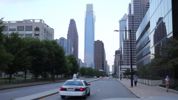 Philadelphia Usa September 2014 John Kennedy Boulevard Und Hochhäuser Stadtzentrum — Stockvideo
