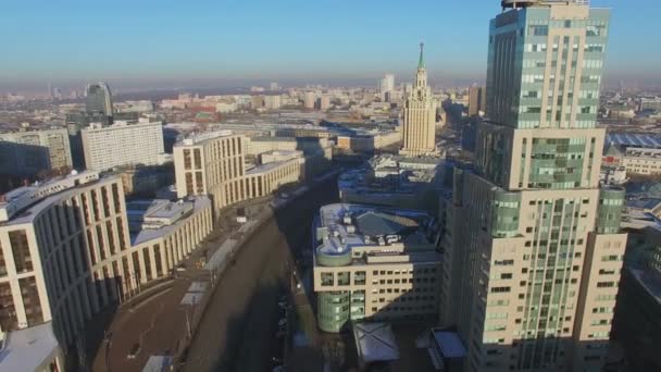 Stadsgezicht Met Vervoer Verkeer Avenue Saharova Zonnige Winterdag Luchtfoto — Stockvideo