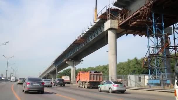 Moskou Rusland Aug 2014 Vervoer Verkeer Leningradskoje Snelweg Achter Moskou — Stockvideo