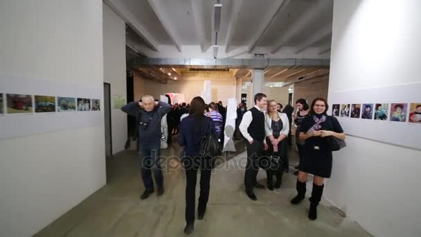 Moskau Februar 2015 Menschen Der Halle Nach Der Multimedia Ausstellung — Stockvideo