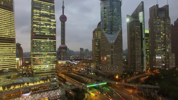 Shanghai Kasım 2015 Cityscape Oriental Pearl Kulesi Akşam Çok Uzak — Stok video