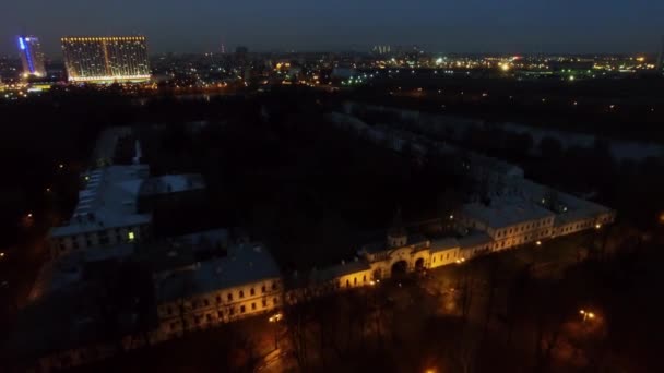 モスクワ 2015 都市景観と秋夜イズマイロフ スキー島の聖母の大聖堂 航空写真ビュー — ストック動画