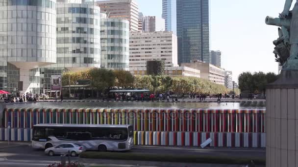 Paris Francja Września 2014 Nowoczesne Budynki Dzielnicy Biznesowej Défense Nowoczesnej — Wideo stockowe