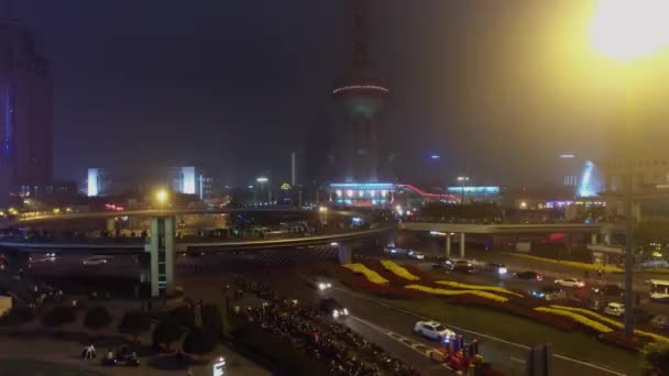 Shanghai Nov 2015 Traffico Cittadino Piazzale Rotondo Con Cavalcavia Pedonale — Video Stock