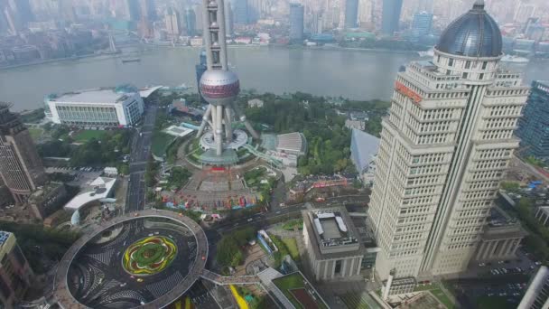 Shanghai Nov 2015 Tráfico Por Carretera Cerca Oriental Pearl Tower — Vídeos de Stock