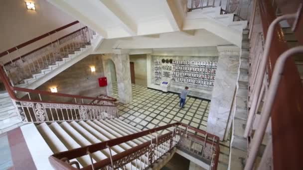 モスクワ ロシア連邦 2015 階段および名誉のボードイン バウマン モスクワ州立工科大学の主要な建物 — ストック動画
